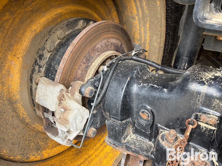 2022-jcb-8330-4wd-tractor-image-20