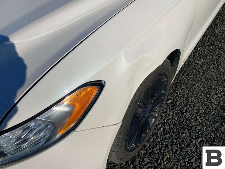 2016-ford-fusion-sedan-image-12