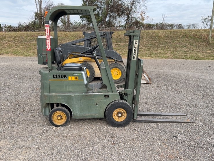 #2073-•-clark-c20p-forklift-image-4
