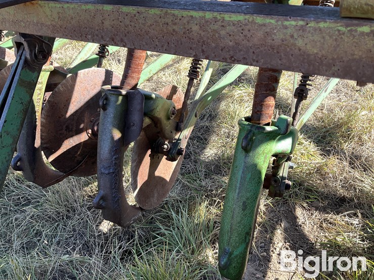 john-deere-14-image-19