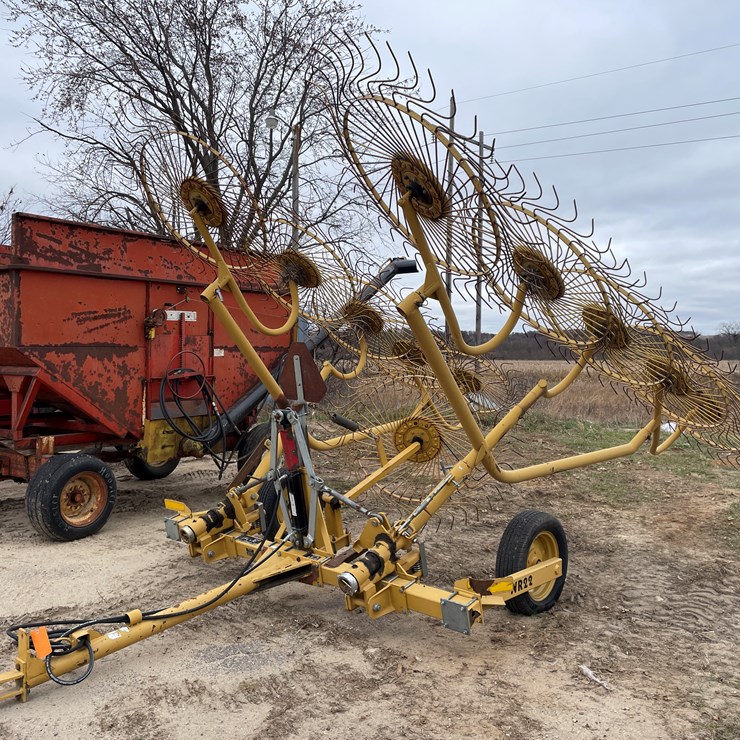 #1466 • 2008 Vermeer (10) Wheel Rake with Kicker