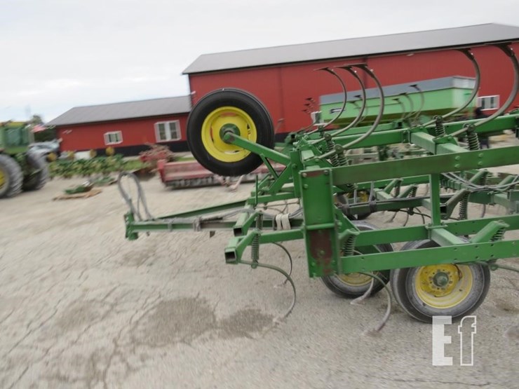 john-deere-1010-image-10