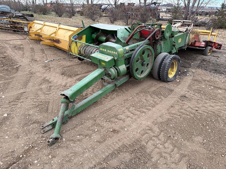 john-deere-24t-image-1