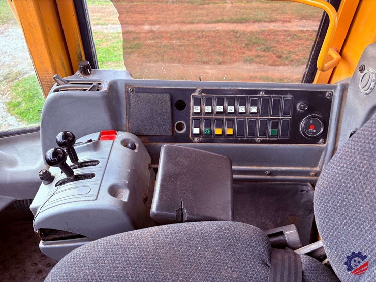 2004-volvo-l60e-image-69