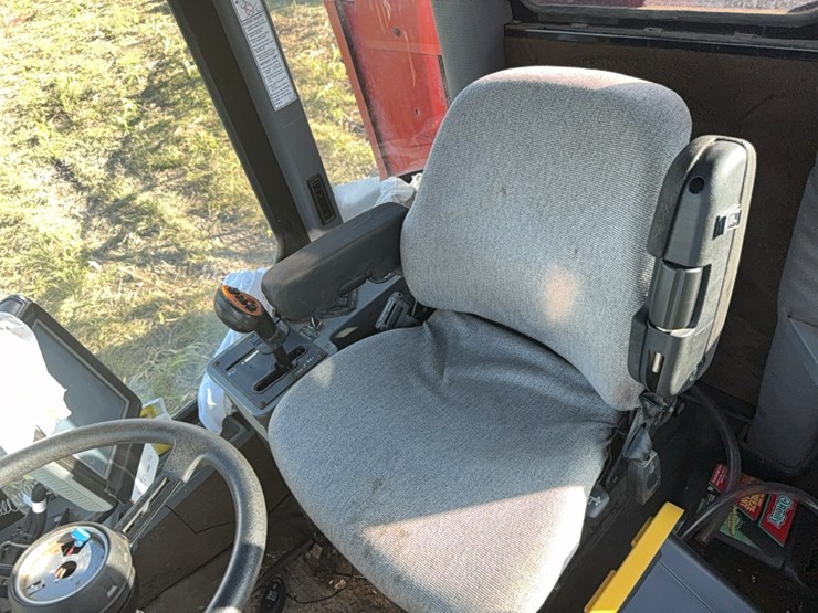 case-ih-3185-patriot-sprayer-image-111