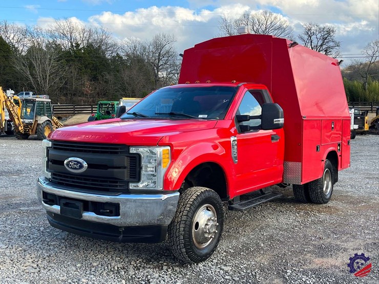 2017-ford-f350-xl-image-12