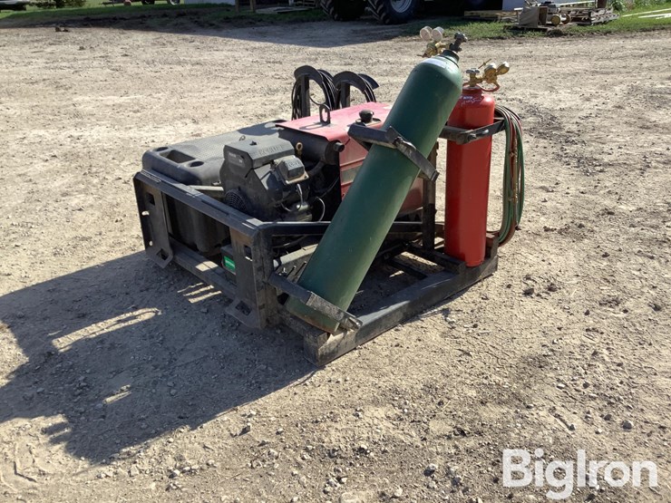 welding/fence-building-skid-image-4