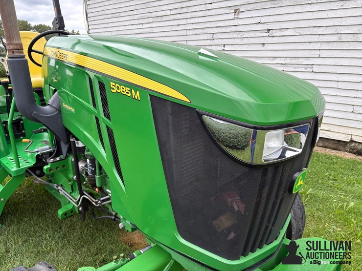 2011-john-deere-5085m-image-17