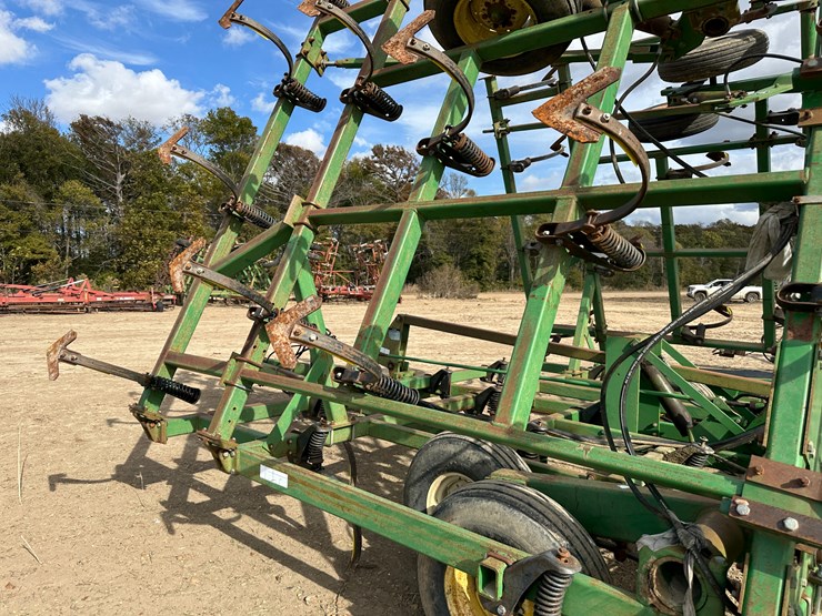 john-deere-38-image-25