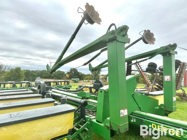 1991-john-deere-7200-image-14