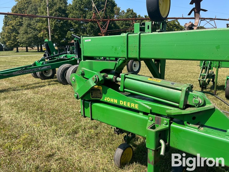 john-deere-845-image-13