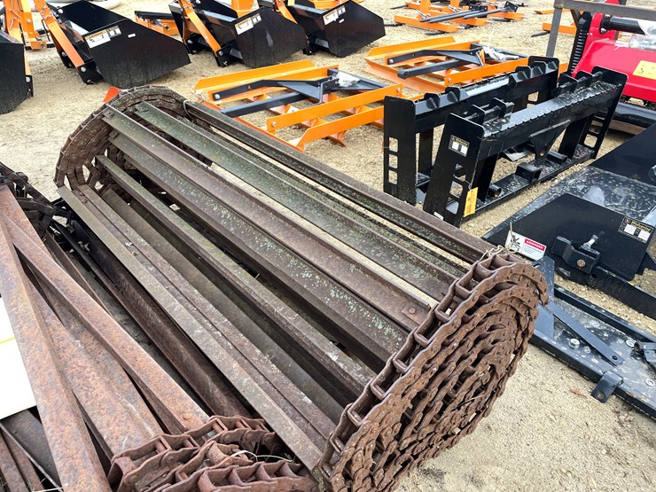 #1070-•-new-idea-manure-spreader-apron-image-7