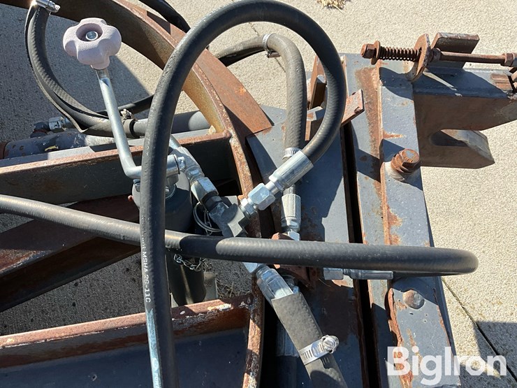 international-7400-image-15