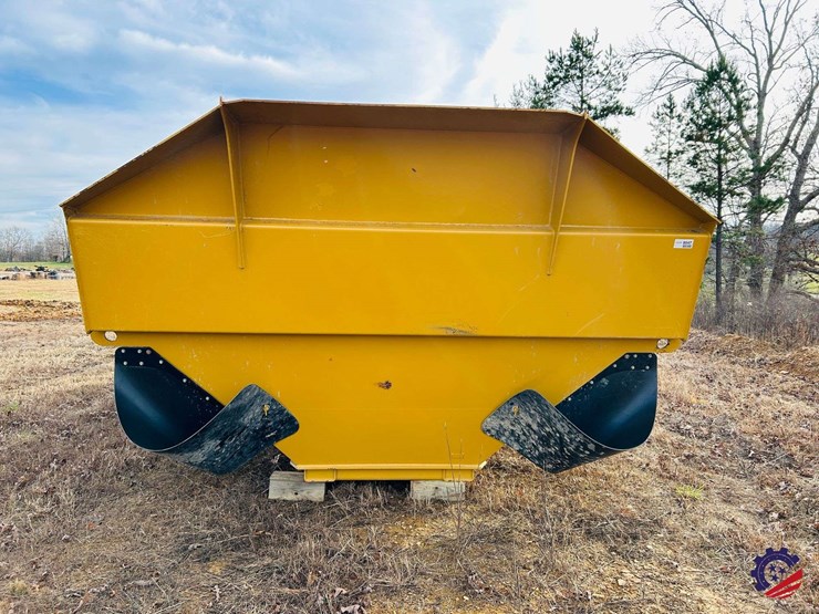 caterpillar-745-image-9