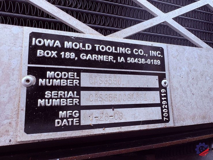 2009-freightliner-m2-106-image-92