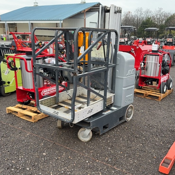 2007 JLG 20MVL