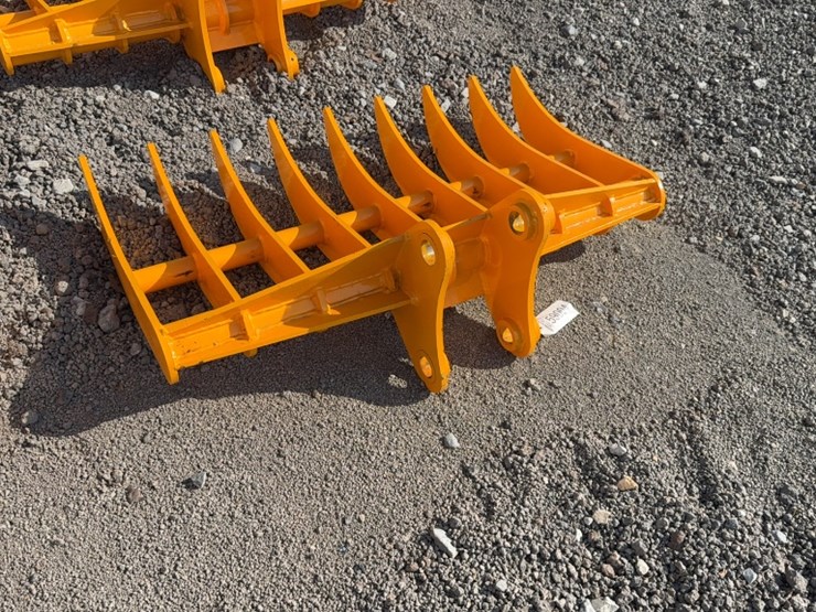 caterpillar-305-image-3