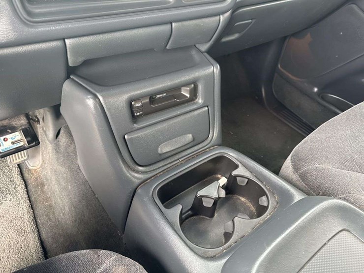 2001-gmc-sierra-1500-image-25