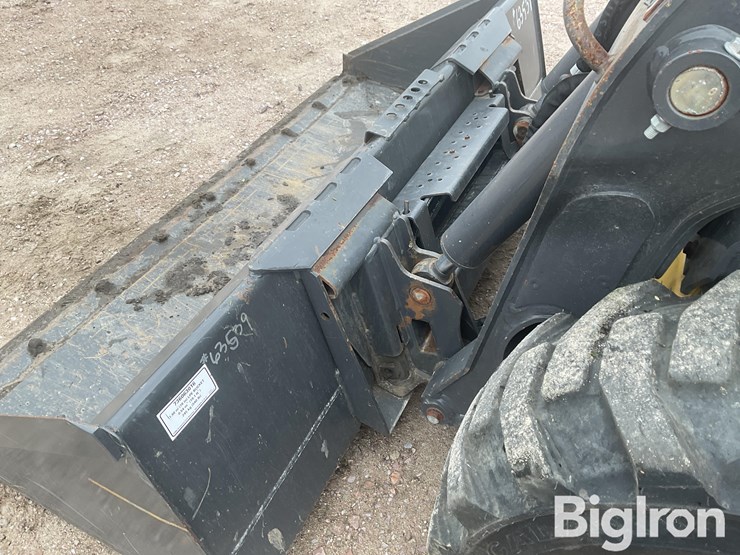 2023-new-holland-l328-image-12