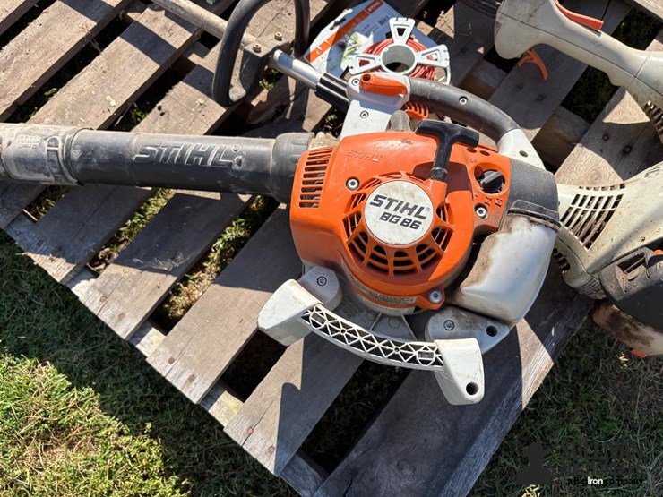 misc-pallet-of-gasoline-stihl-tools-image-17