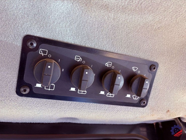 2019-caterpillar-d6t-xw-image-113