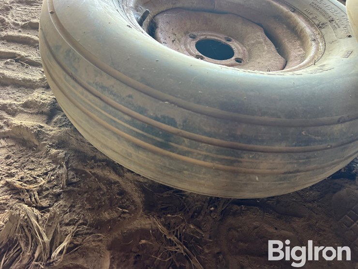 implement-9.5-15sl-tires-&-rims-image-8