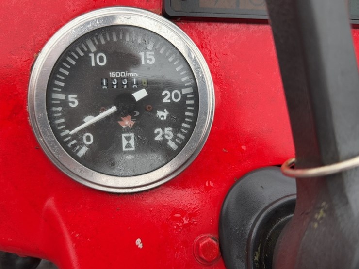 massey-ferguson-245-image-18