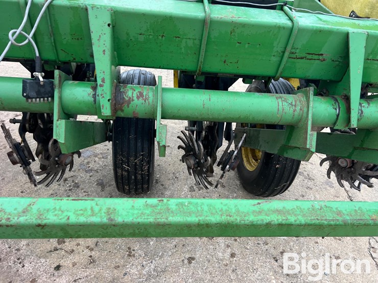john-deere-7000-image-12