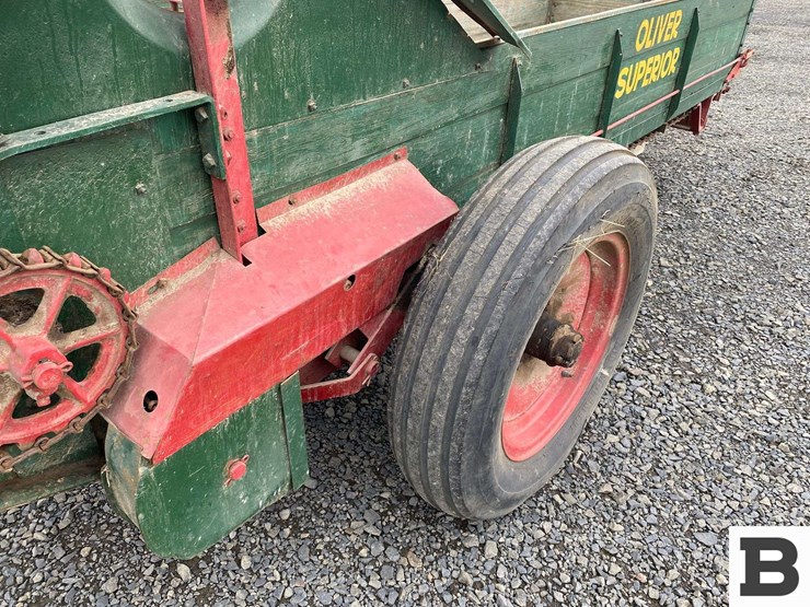 oliver-superior-vintage-manure-spreader-image-24