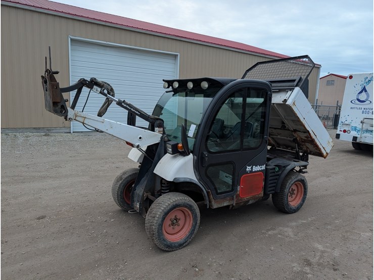 2009-bobcat-5600-toolcat-image-1