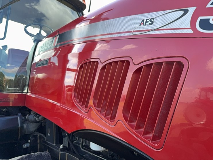 case-ih-magnum-335-image-55