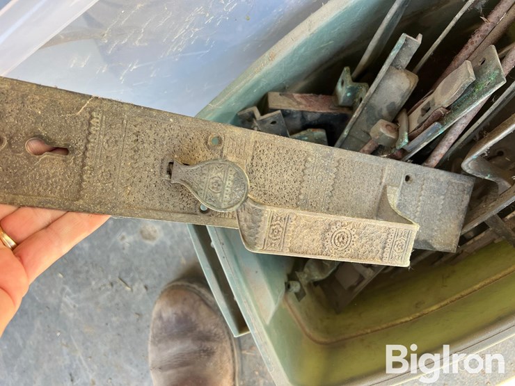 antique-bells-&-door-hardware-image-14