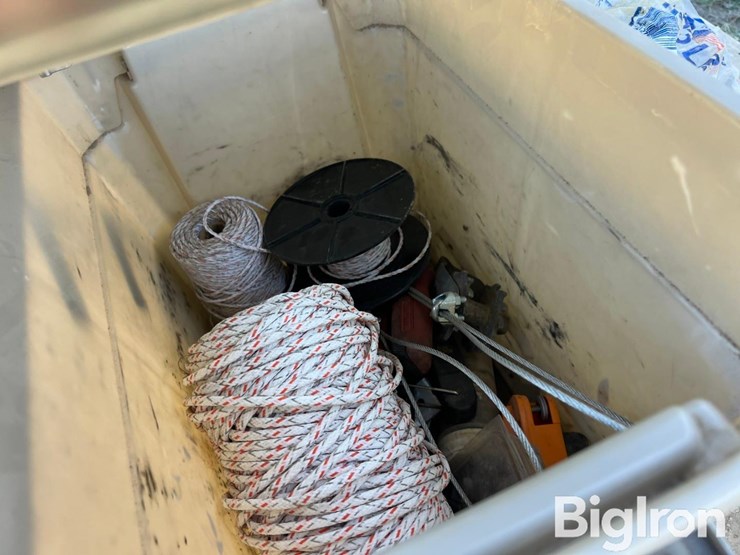 pallet-of-fencing-materials-image-12