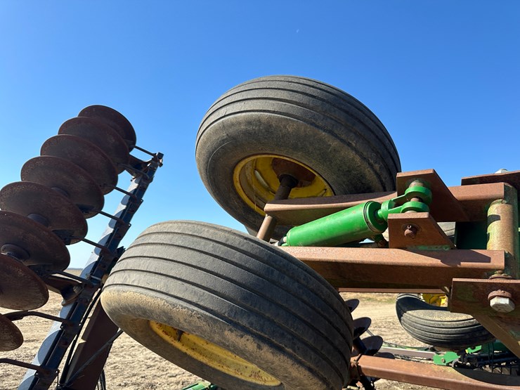 john-deere-26-image-10