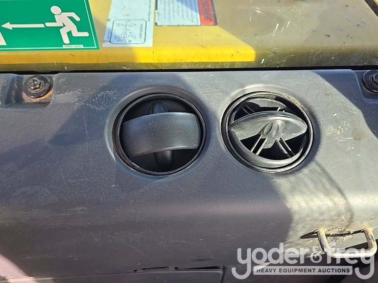 2022-komatsu-pc490-lc-11-image-120