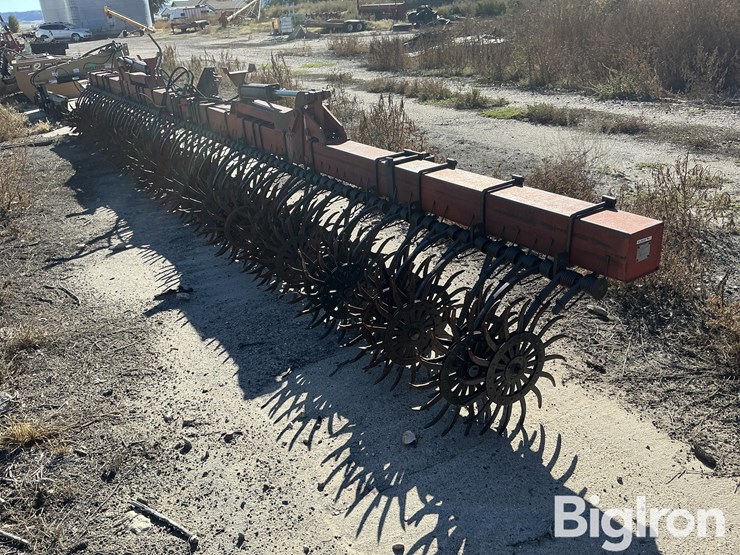 m&w-30'-folding-rotary-hoe-image-5