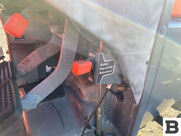 kubota-l4240d-tractor-image-30