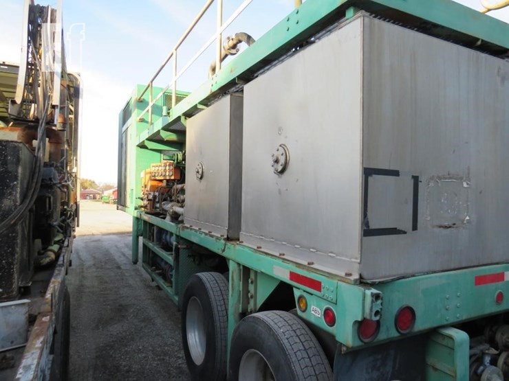 2015-caterpillar-c9-image-5