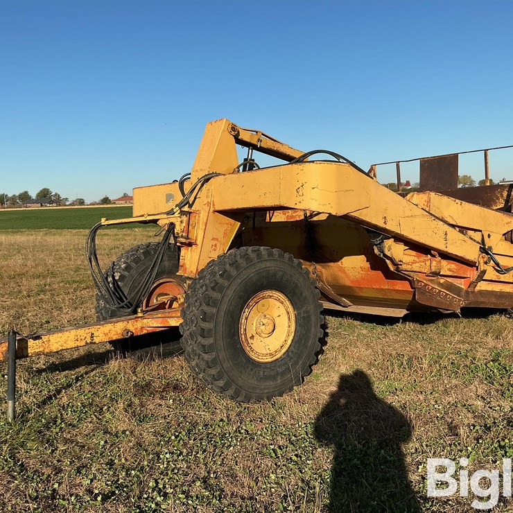 Allis-Chalmers AC108 Pull-Type Scraper