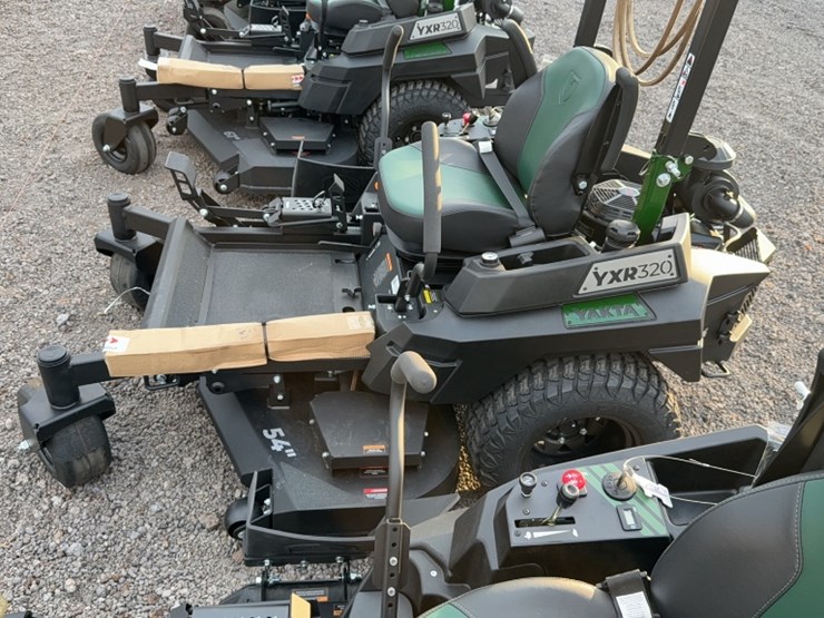#3078-•-yakta-yxr-320-zero-turn-lawn-mower-image-13
