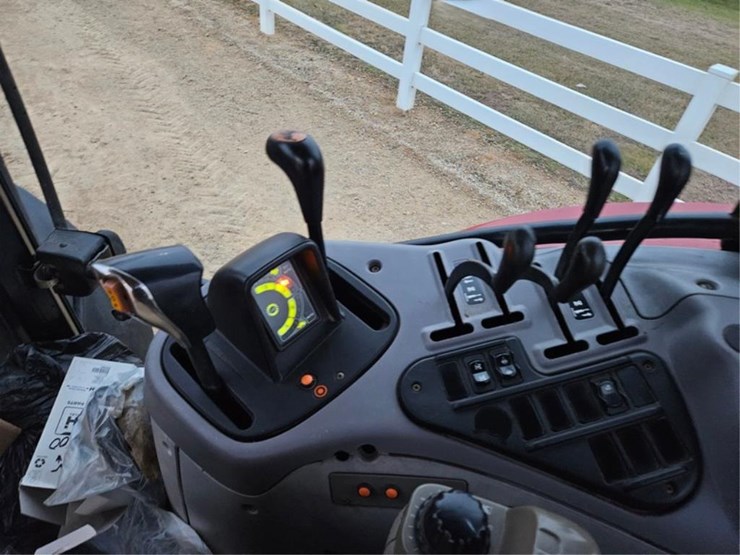 case-ih-mxu100-image-32