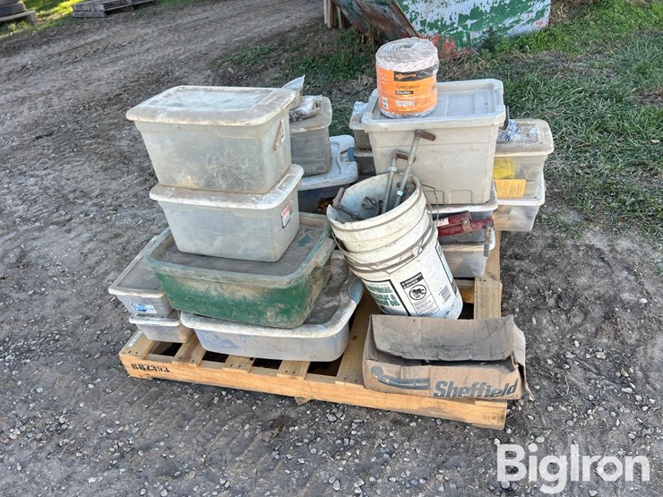 pallet-of-fencing-materials-image-8
