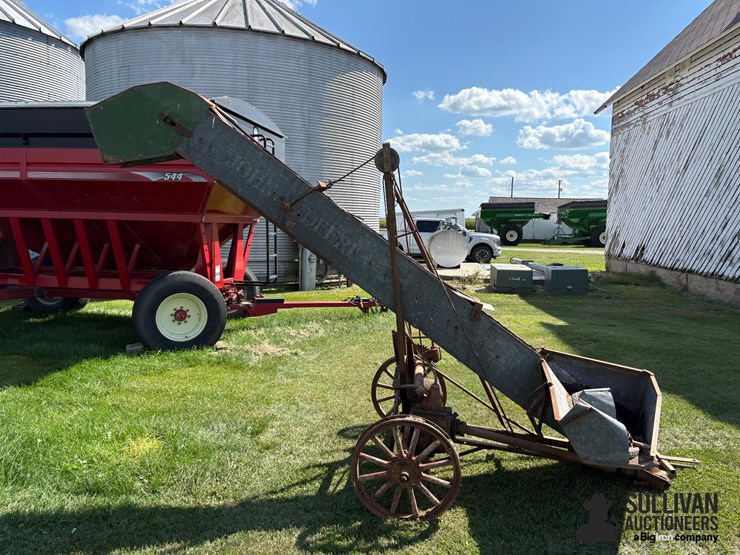john-deere-paddle-elevator-image-4