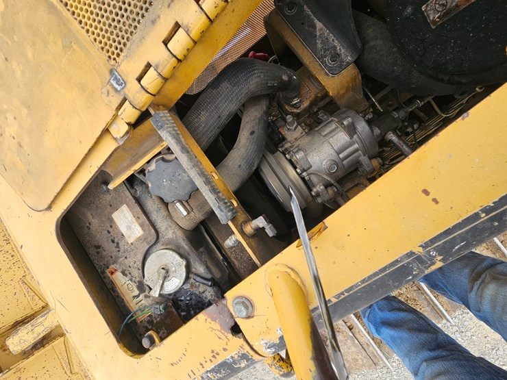 2002-caterpillar-d5g-xl-image-25
