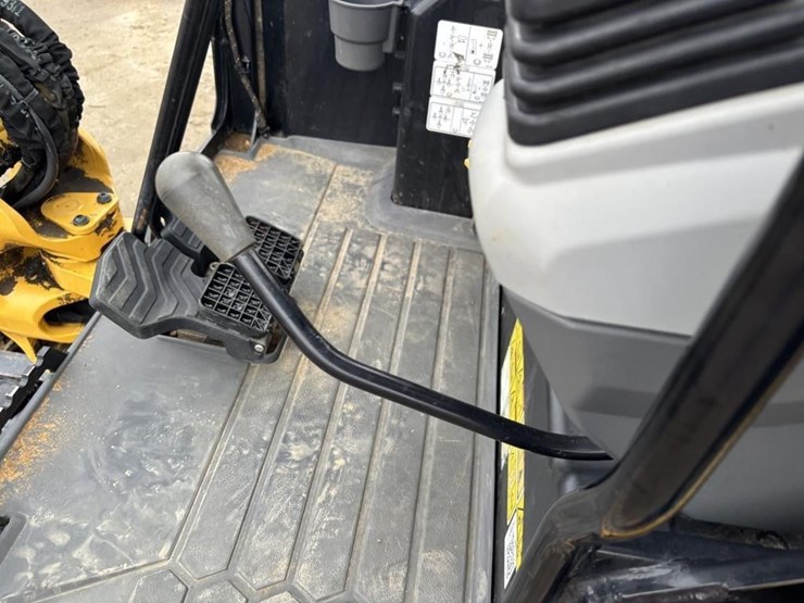 2022-caterpillar-302.7cr-image-29