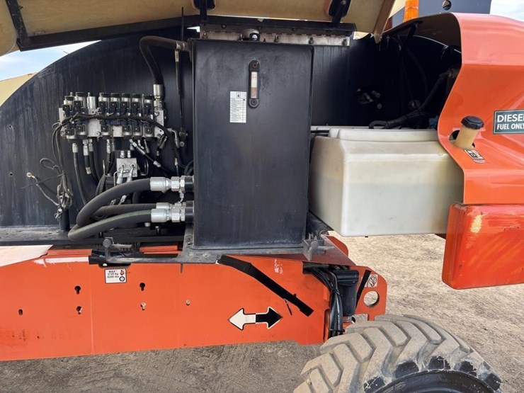 2013-jlg-400s-image-23