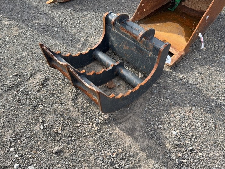 #2006-•-bobcat-excavator-rake-image-1