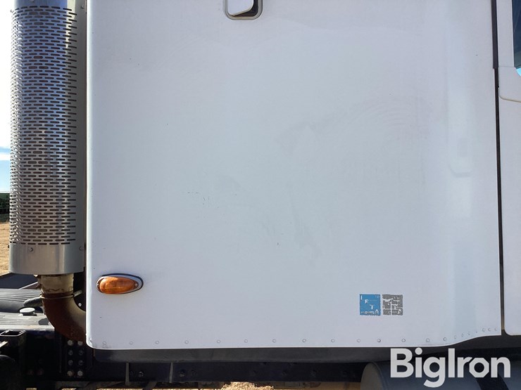 2004-caterpillar-c12-image-18