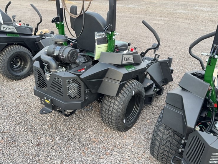 #3079-•-yakta-yxr-320-zero-turn-lawn-mower-image-8