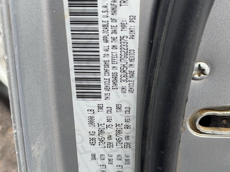 2016-dodge-2500-image-18